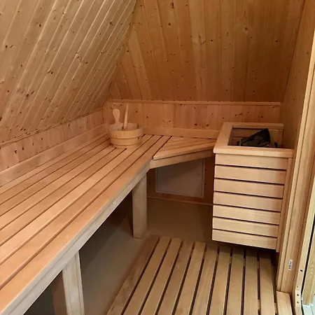 Feriehus Idyllisches Reethaus In Strandnaehe Mit Comfort