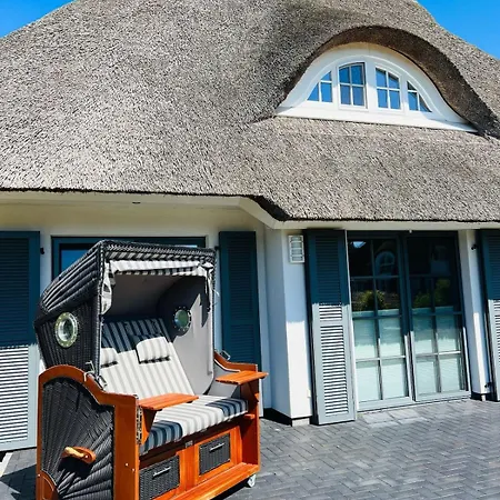 Idyllisches Reethaus In Strandnaehe Mit Comfort Feriehus